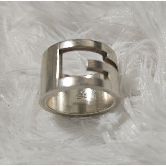 Gucci (Authentic) Large Cutout G Silver Ring w/ Box & GG Dust Cover, Size 5.5 - Picture 6 of 6